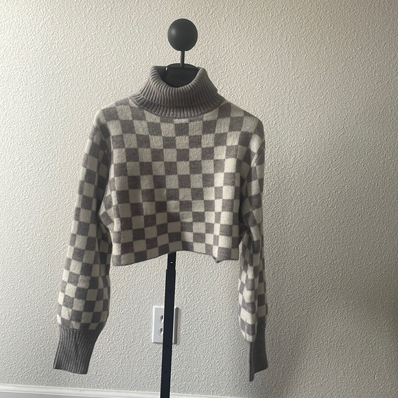 Cropped sweater - Picture 1 of 2